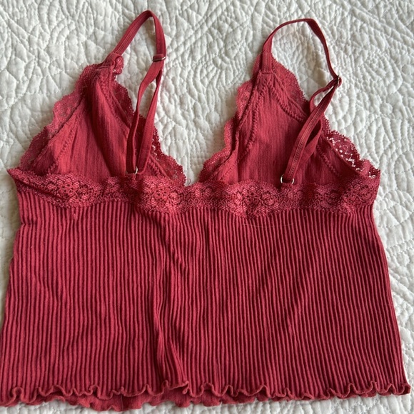 Beautiful lace /rib knit crop Cami size XS - Picture 2 of 6